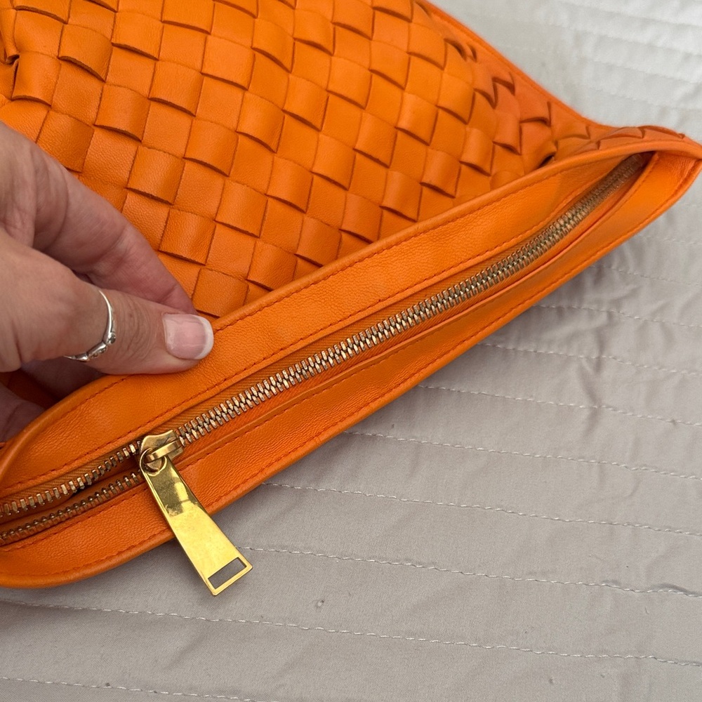 Bottega Veneta Intrecciato Twist Bag - Orange Handle Bags ... - Picture 6 of 14